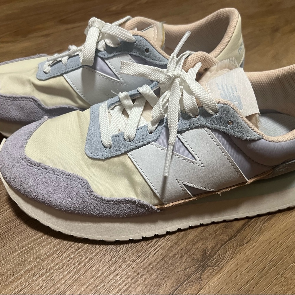 New Balance Women's 237 Pastel Sneakers Size 9
